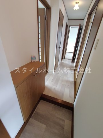 グランデージ薬師　Aの玄関