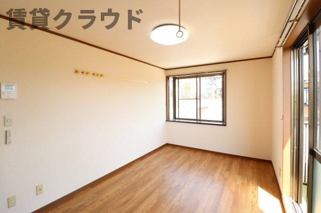 グレイスエミネンスの寝室|開放的な寝室です