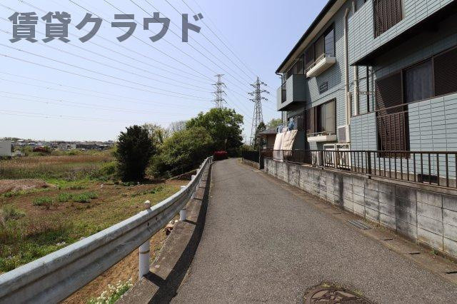 グレイスエミネンスの周辺