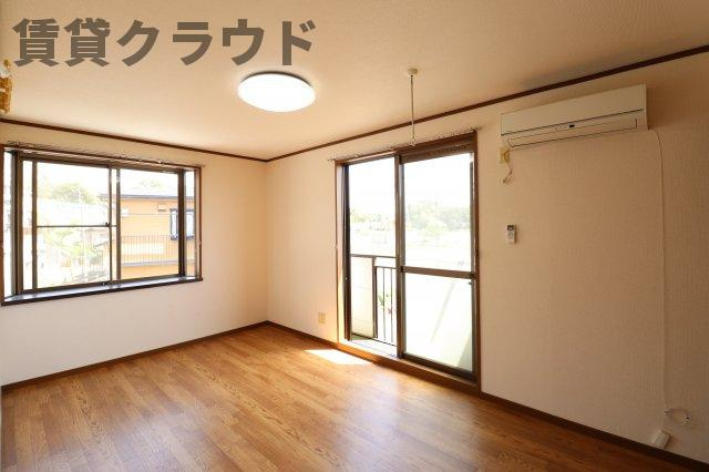 グレイスエミネンスの居間・リビング|こちらの居間で趣味の時間をお楽しみください