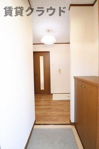 グレイスエミネンスの玄関|シューズボックス付きで靴もスッキリ収納！