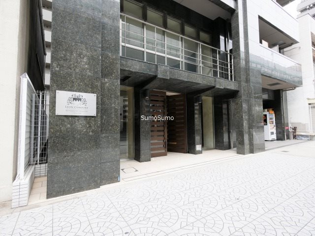 レオンコンフォート本町東のエントランス