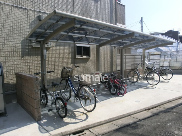 エイトスのその他共用部分|屋根付き駐輪場。