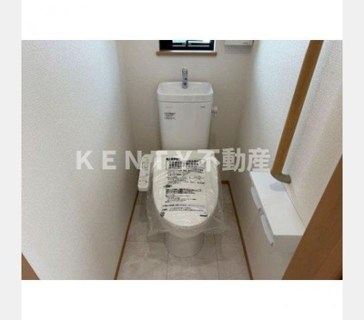 【トイレ】 | Kolet大森町#09 | 落ち着いた色調のトイレです