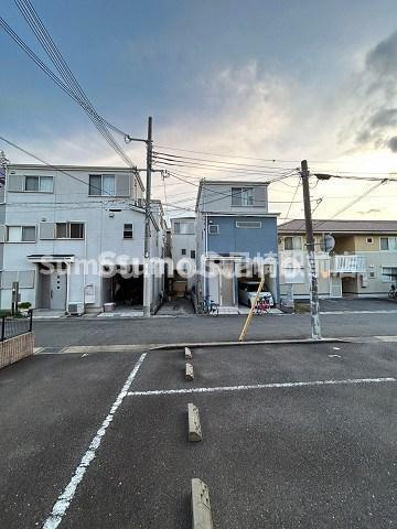 レオパレスデイジーヴィラⅡの駐車場|車をお持ちの方に嬉しい駐車場付きの物件です