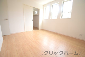 【洋室】 | 呉市焼山中央5丁目【太陽光発電設置】全2区画　NO1 | 2階　洋室×3　収納付きでお部屋がスッキリ広く使えます。
