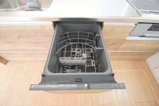 【キッチン】 | 呉市焼山中央5丁目【太陽光発電設置】全2区画　NO1 | 食器洗乾燥機付きで、節水・家事時短♪