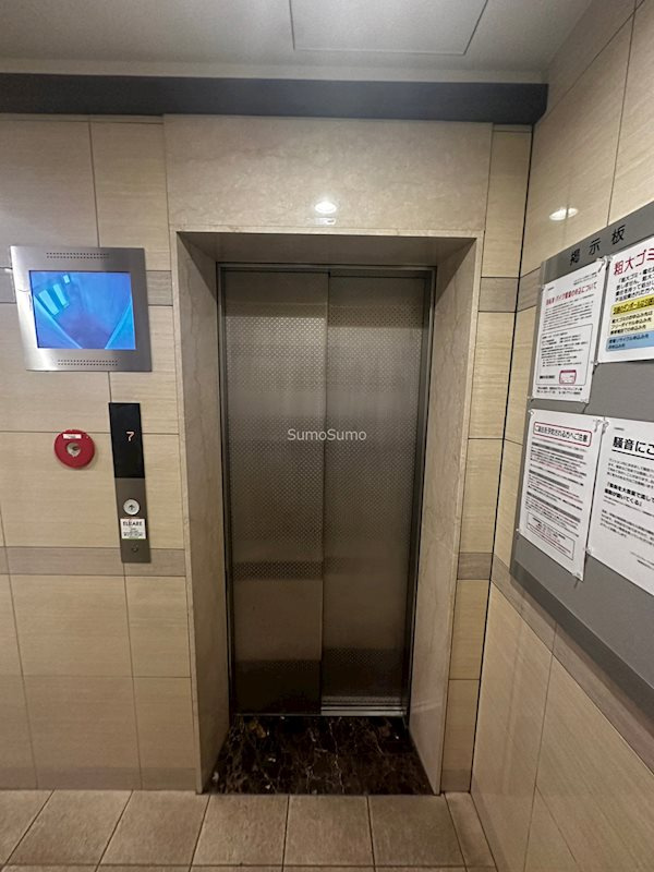 レオンコンフォート上本町カレントの外観