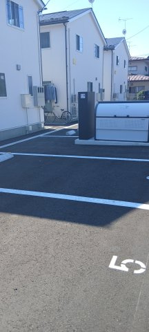 カトル.ヴァン中野Bの駐車場