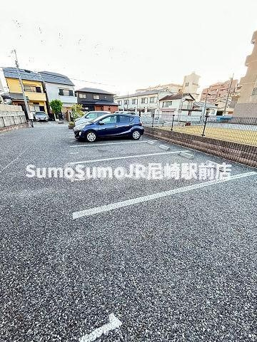 レオパレスエスポアールの駐車場|駐車スペースもあります