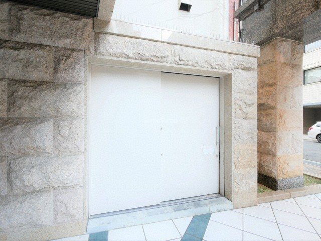 プレサンス本町プライムの外観
