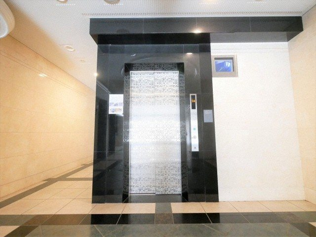 プレサンス本町プライムのロビー