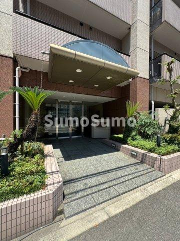 レヴェあけぼの荘のエントランス|建物の内部です