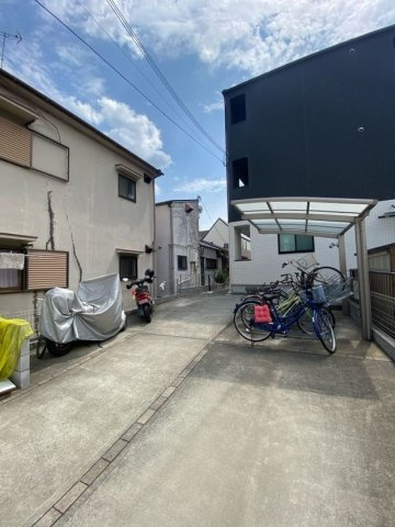 レーヴメゾン神戸須磨の駐車場