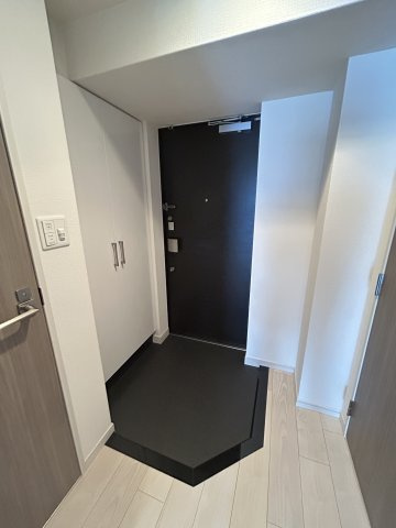 プレサンス松屋町駅前デュオの玄関