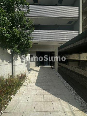 レオンコンフォート本町のエントランス