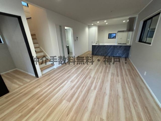 【居間・リビング】 | 神戸市垂水区星陵台7丁目　新築戸建　仲介手数料無料！ | ゆったり過ごせるリビングです