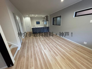 【居間・リビング】 | 神戸市垂水区星陵台7丁目　新築戸建　仲介手数料無料！ | 使いやすい居間です