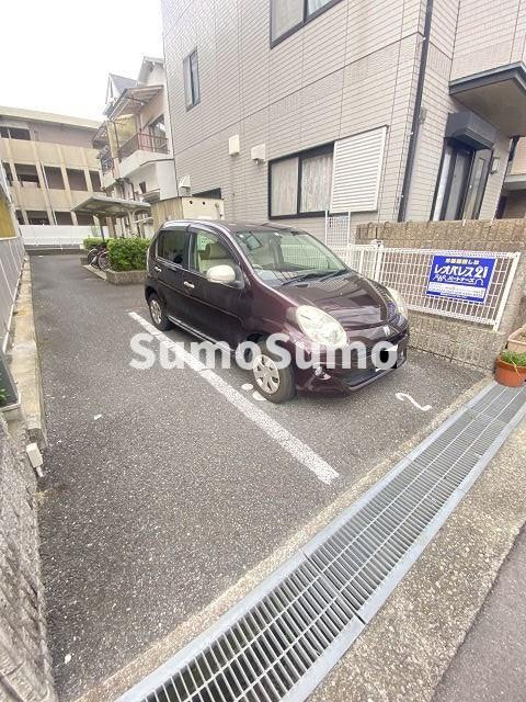 レオパレスSuccessの駐車場