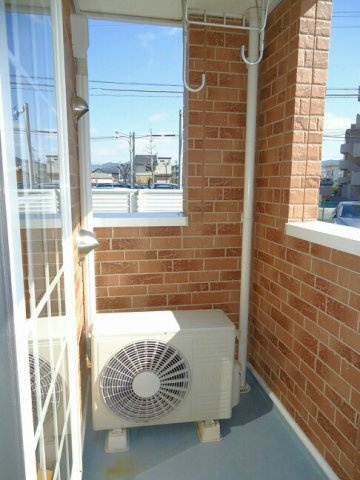 ストラーレ　牛川のバルコニー|バルコニーからの眺めを楽しみながら食事をしませんか