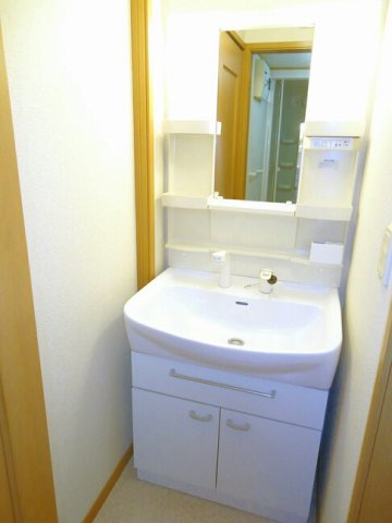 ストラーレ　牛川の洗面所|洗面所です