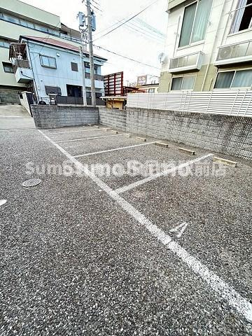 レオパレスブリリアントの駐車場|駐車場です
