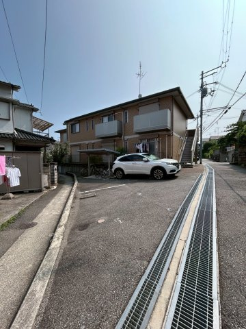 ルミディオ東須磨の駐車場