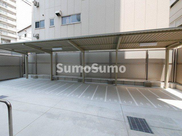 レオンコンフォート大阪ドームシティの駐車場|外観もきれいです