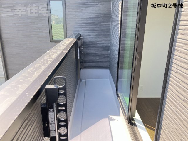 碧南市坂口町のバルコニー|主寝室専用バルコニー。とっても明るい南向き