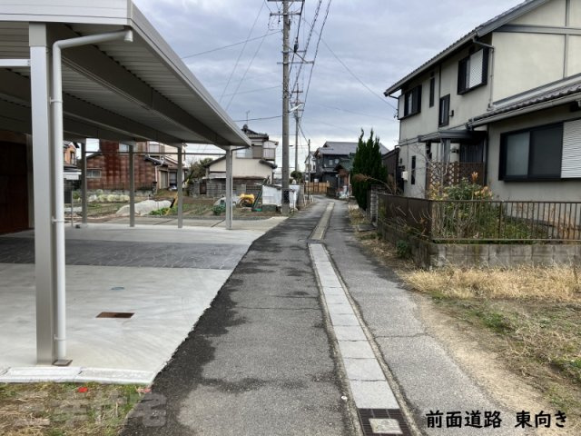 碧南市坂口町の前面道路含む現地写真|前面道路　東向き