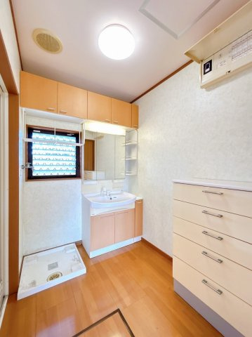 中古戸建　羽島市江吉良町　平成17年築の独立洗面台