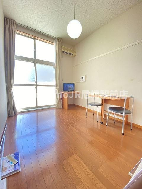 レオパレスヴィブレの寝室