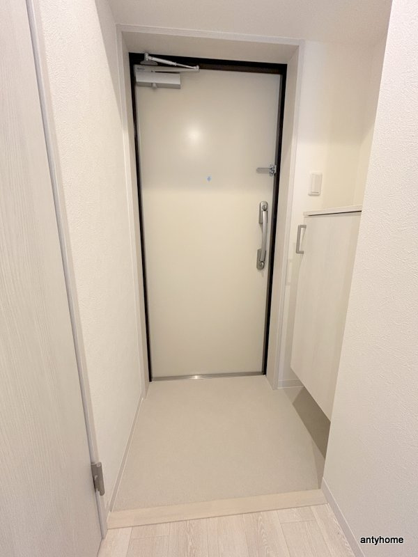 ARCA九条　仲介手数料無料の玄関