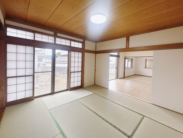 【中古戸建】足利市百頭町の和室|■1階和室｜のんびりと落ち着きのある和室は、客間やお子様のお昼寝のスペースとしても活躍します。