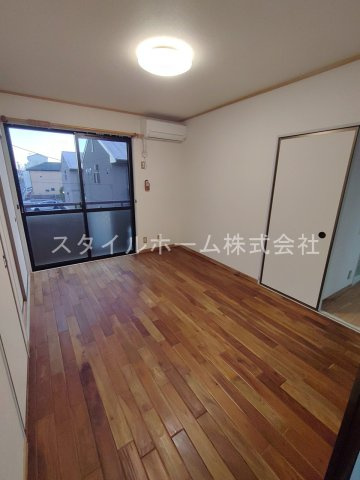 ユトリロ新栄 A棟の居間・リビング