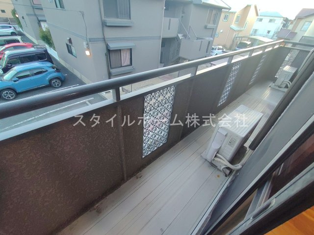 ユトリロ新栄 A棟のバルコニー