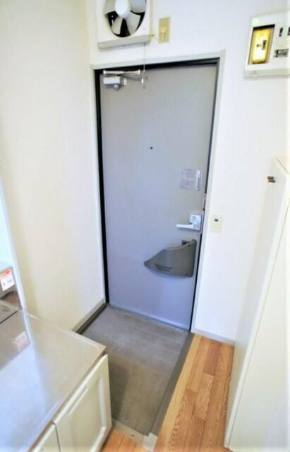 ヴィラ・ウエストの玄関