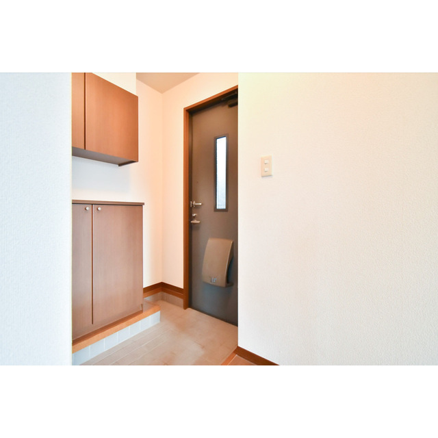 フォンテーヌ宮ノ陣ⅢCの玄関|シンプルで使いやすい玄関です