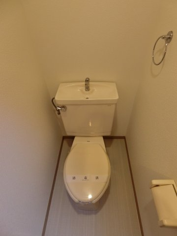 【トイレ】 | ヴェルテ奥西Ⅱ | バストイレセパレートタイプ。