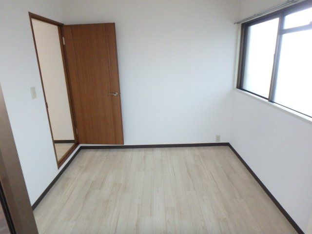 【洋室】 | シャルム三田 | 寝室に
