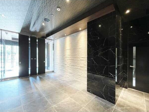 S-RESIDENCE金山altano(アルターノ)のエントランス