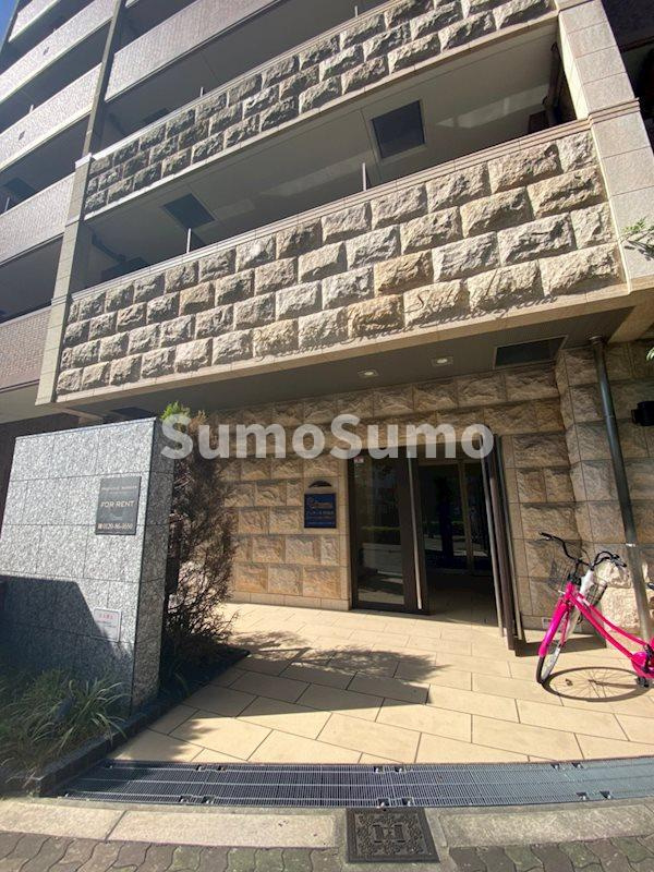 プレサンス阿波座ステーションフロントの外観