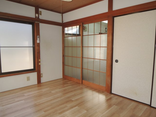 ハイツブラウの洋室|明るい洋室です