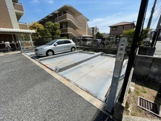 ベレッツァ芦屋Ⅰの駐車場