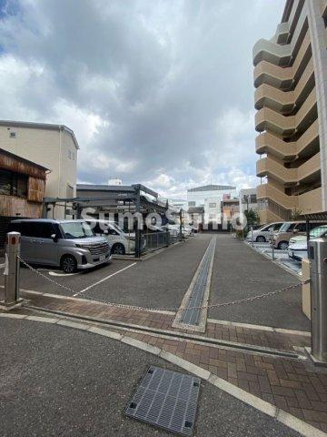 プレサンス神戸和田岬ステーションフロントの駐車場|駐車スペースもあります