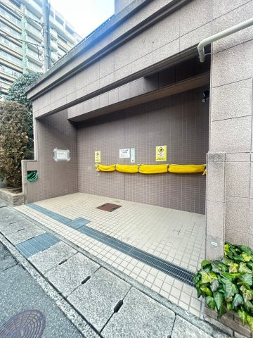 ローレル三宮ノースアベニューの駐車場