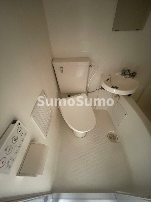 ポコアポコ須磨板宿のトイレ|落ち着いた色調のトイレです