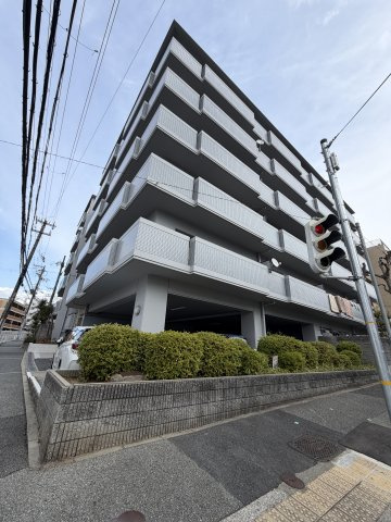 ベルトゥリー若草の外観