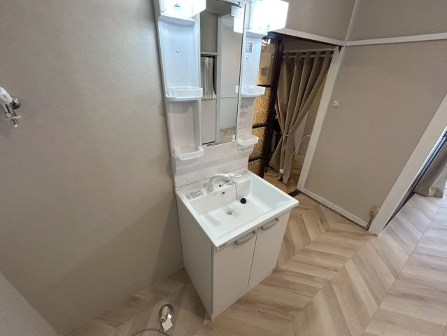 津田沼戸建の独立洗面台|独立洗面台です