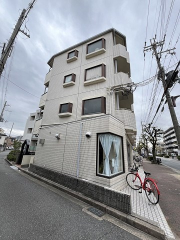 ロイヤル立川の外観